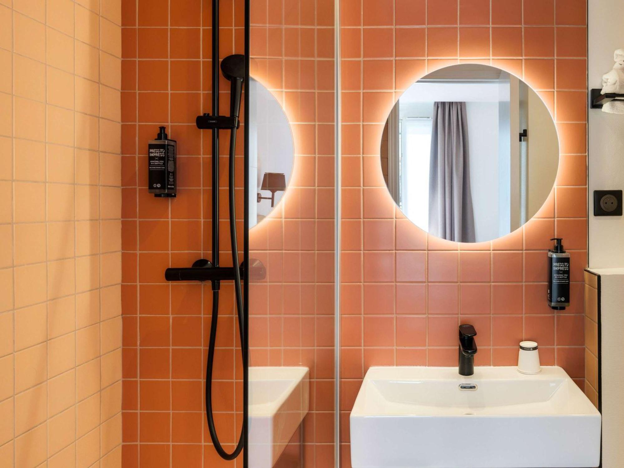 Hotel Ibis Styles Cadet Lafayette París